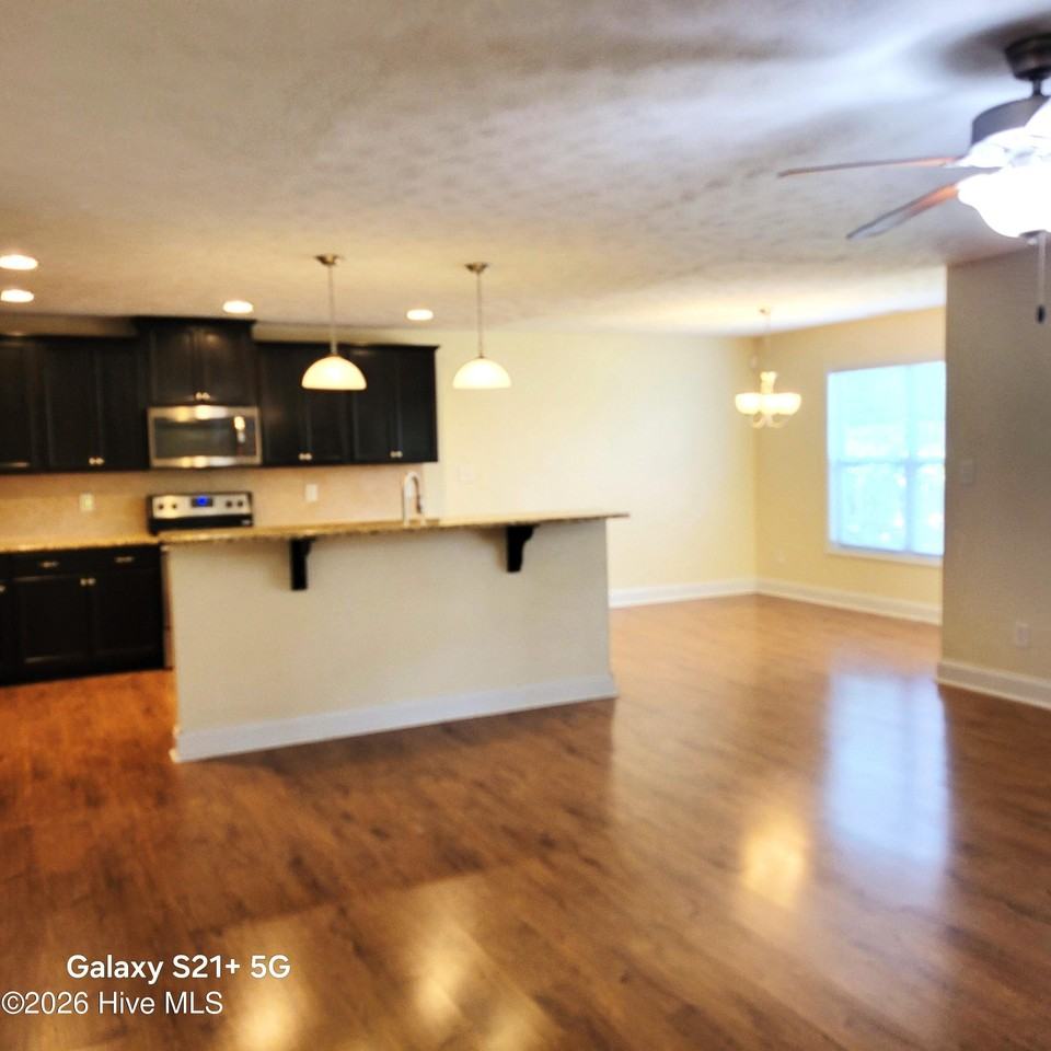 140 Wheeling Dr - Photo 7 of 47