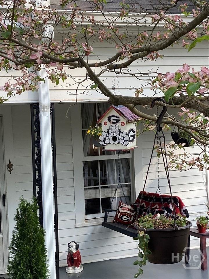 147 White Cir - Photo 2 of 13