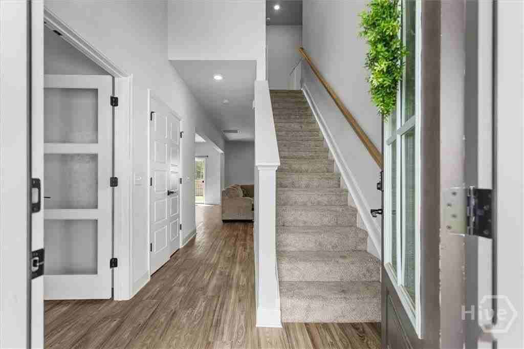 291 Timberlake Dr - Photo 5 of 20