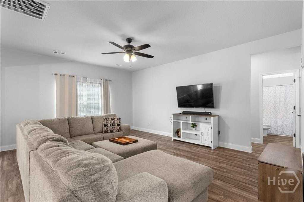 291 Timberlake Dr - Photo 6 of 20