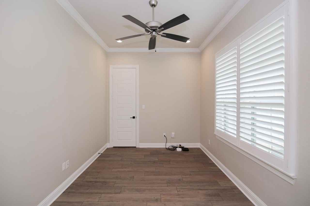 140 Lilly Lue Ln - Photo 5 of 38