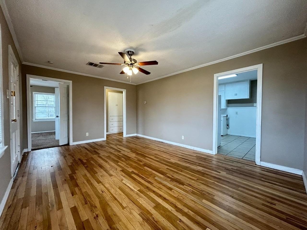 3617 33rd St - Photo 3 of 10