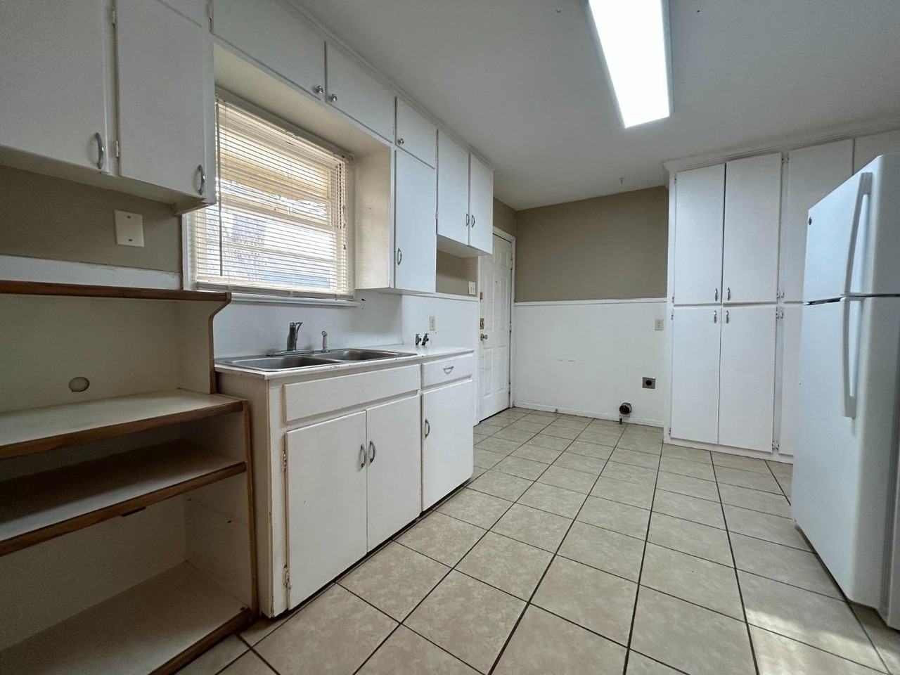 3617 33rd St - Photo 5 of 10