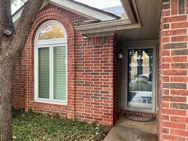 5602 94th St - Photo 2 of 26
