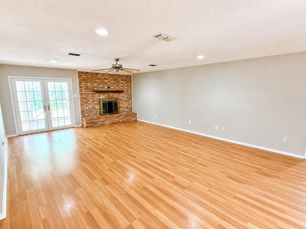 5707 Richmond Ave - Photo 2 of 11