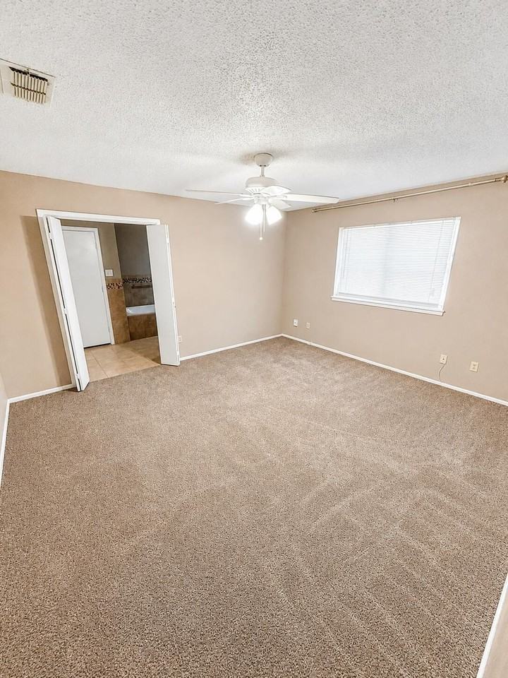 5707 Richmond Ave - Photo 4 of 11