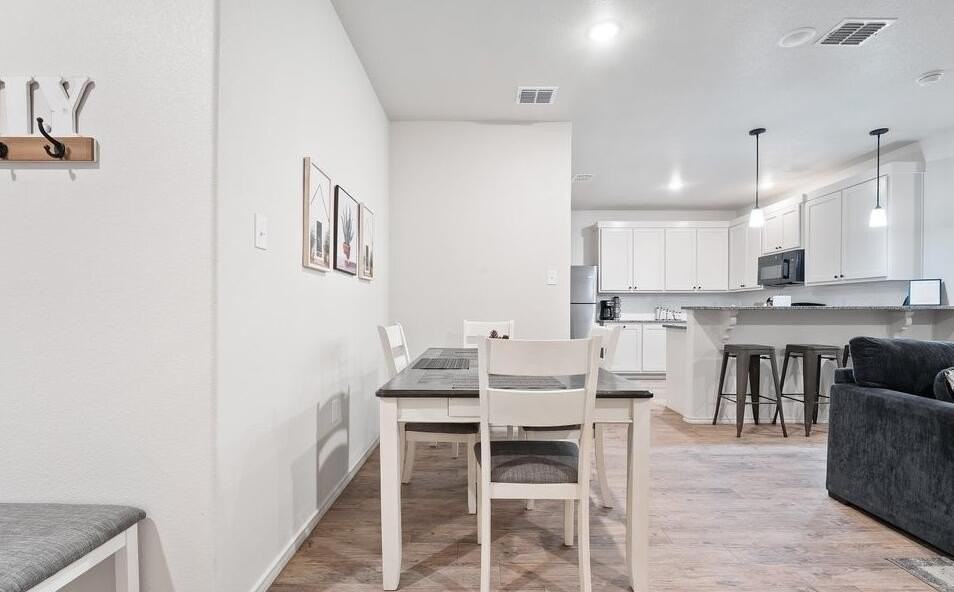 5606 Kemper St - Photo 4 of 25