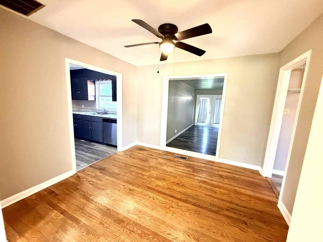 1711 Clarence Dr - Photo 4 of 18