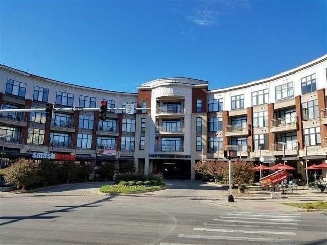 535 S Upper St #402