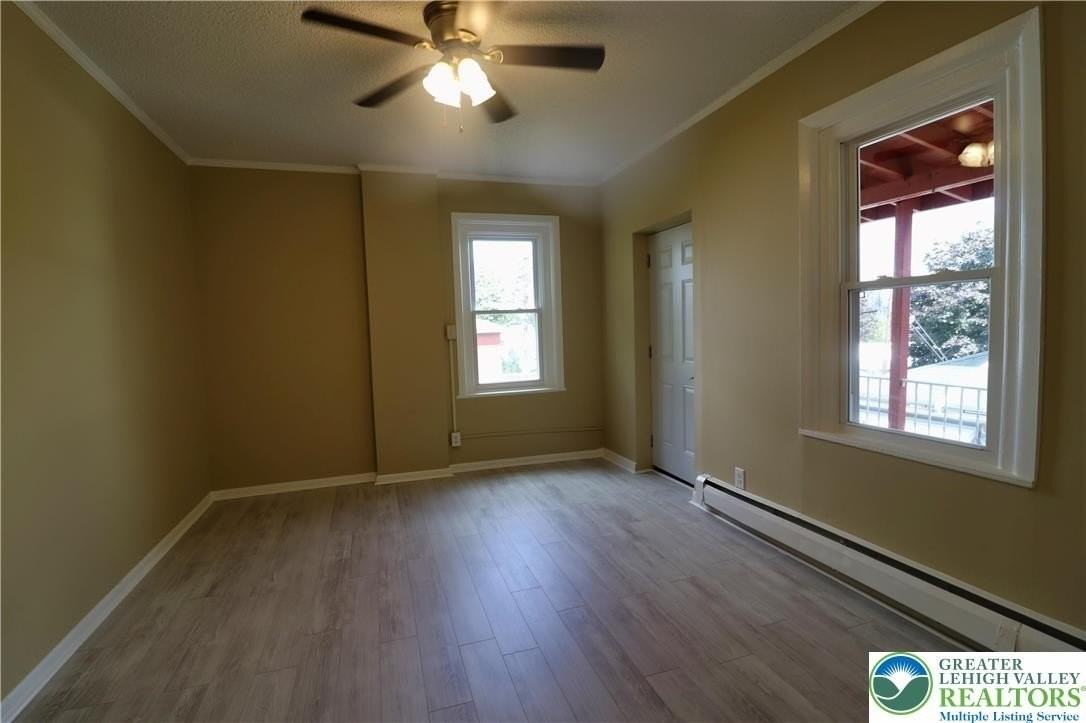 526 Prospect Ave - Photo 5 of 25