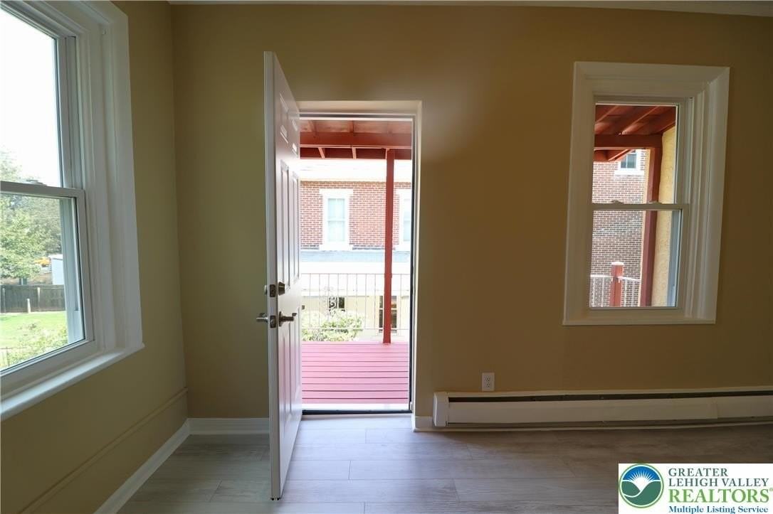 526 Prospect Ave - Photo 7 of 25