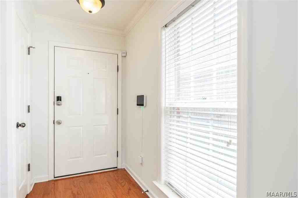 8725 Lindsey Ln - Photo 4 of 30
