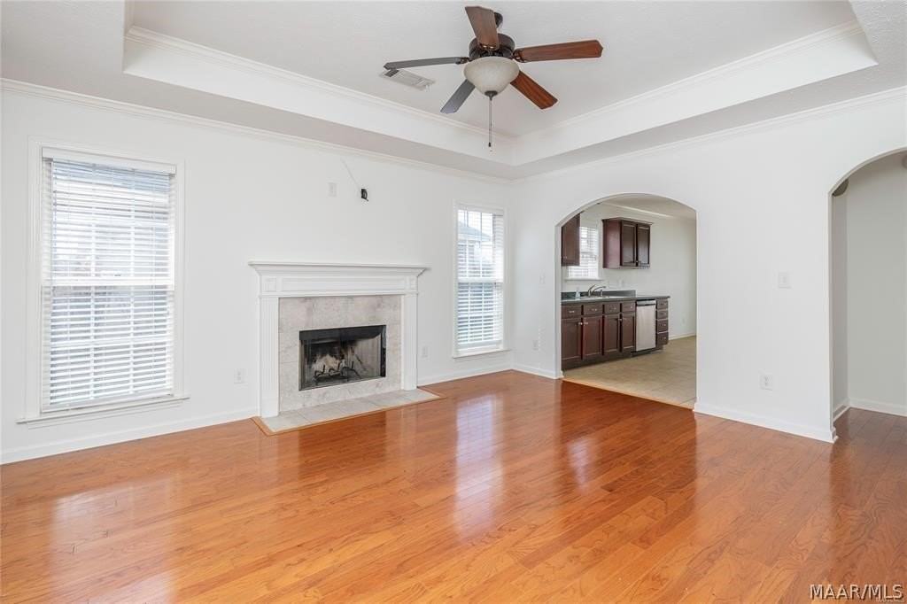 8725 Lindsey Ln - Photo 5 of 30