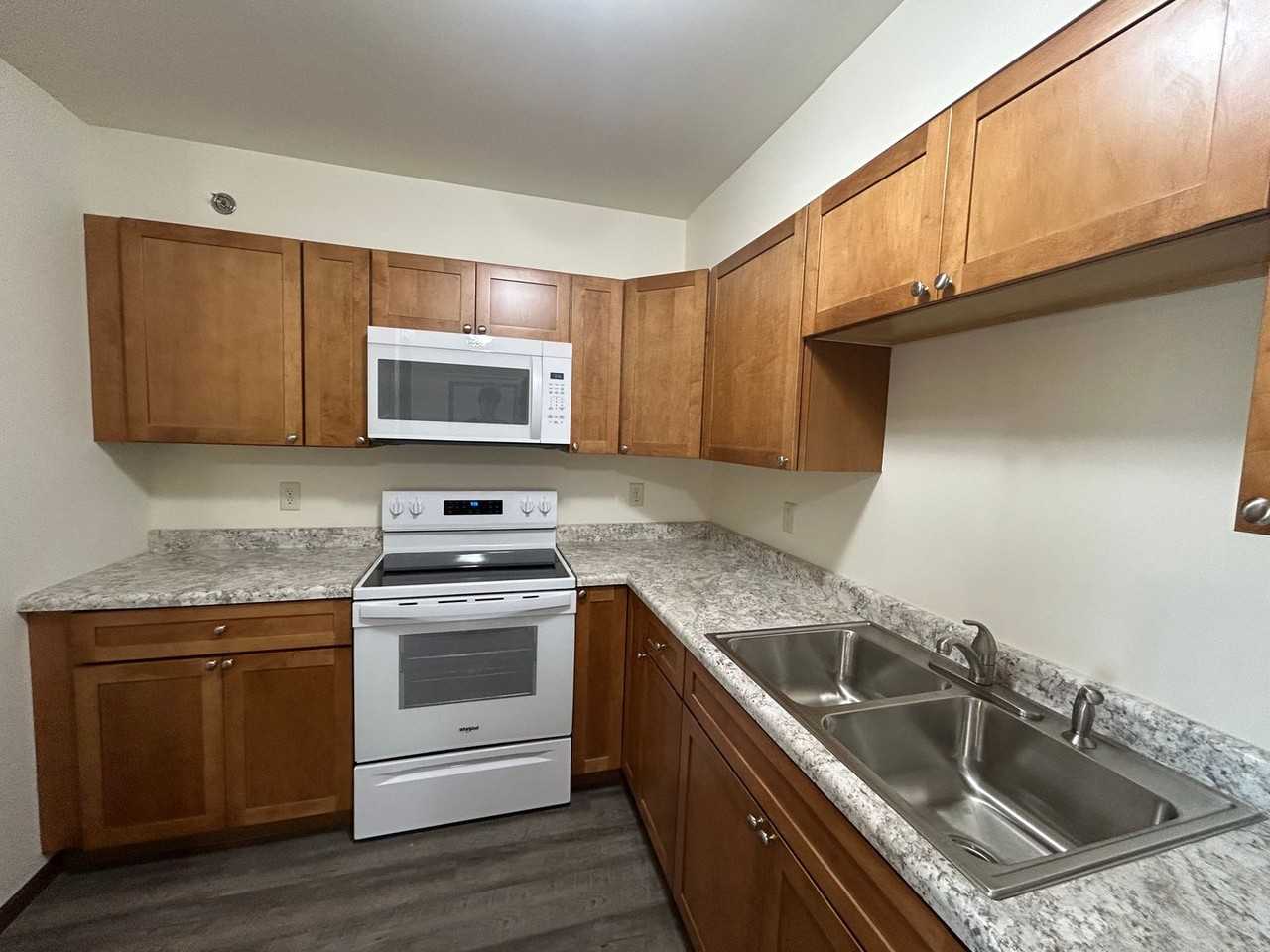 Cleora Apartments LLC - Photo 3 of 35