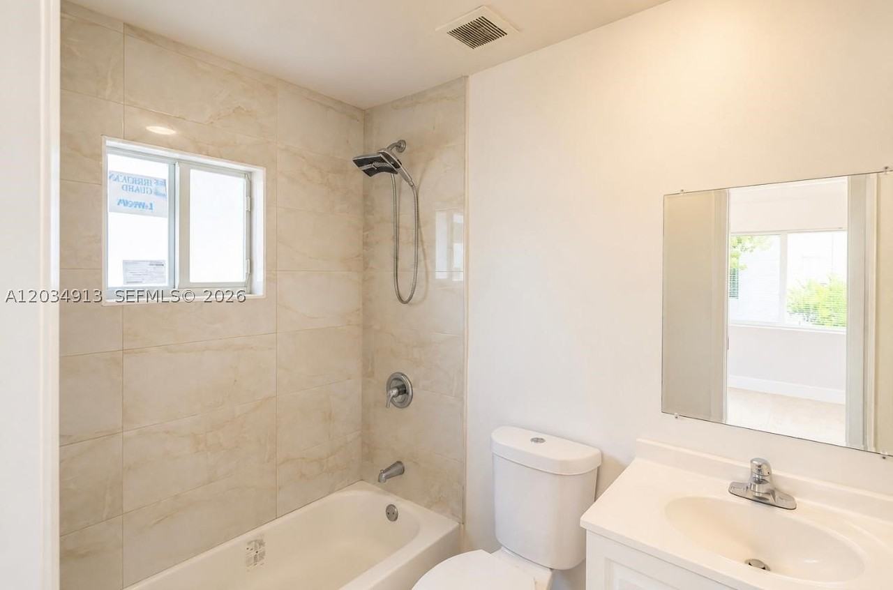 10595 Sw 171st St #10595 - Photo 6 of 9