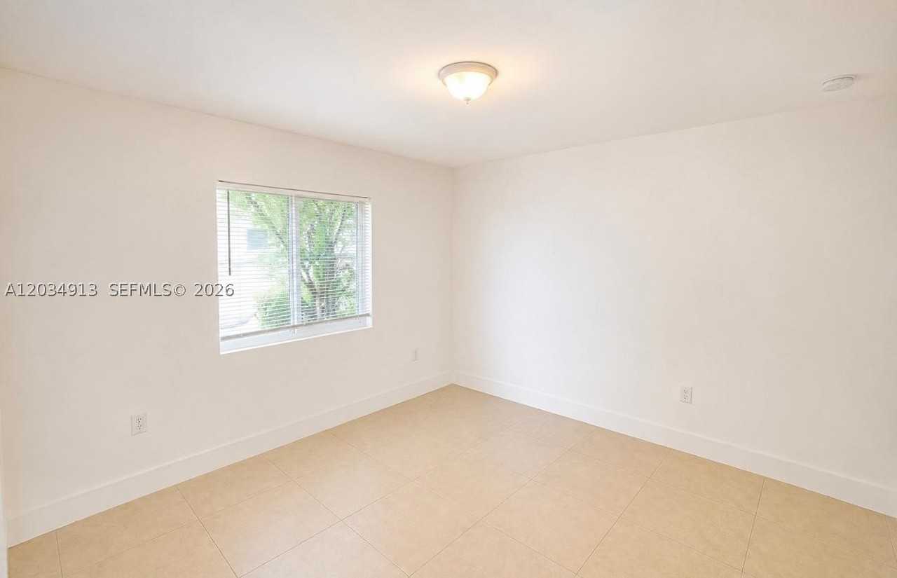 10595 Sw 171st St #10595 - Photo 7 of 9