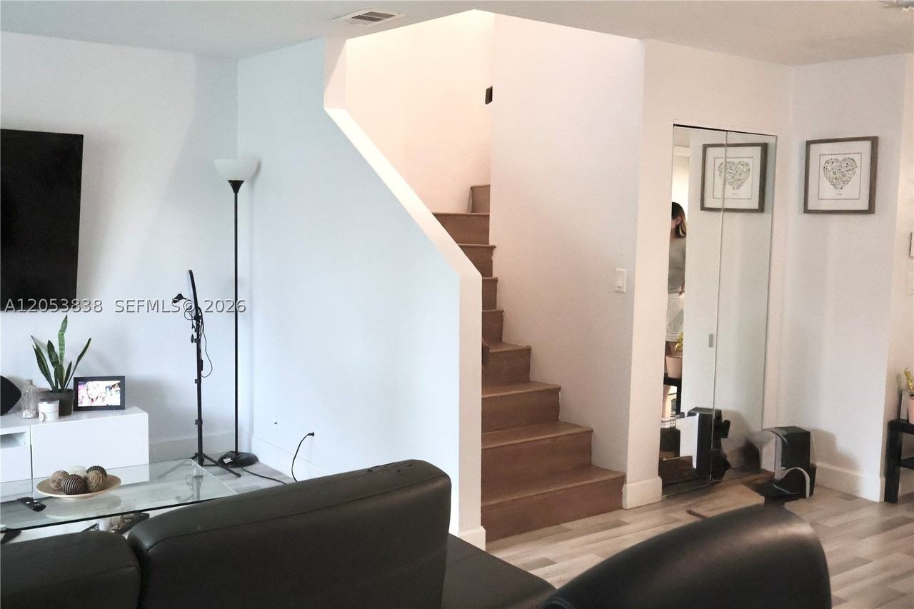 1315 Hampton Blvd #1315 - Photo 6 of 29