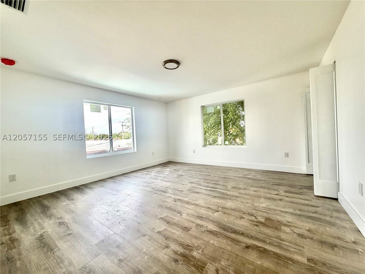 1629 Nw 40th St #1 - Photo 5 of 16