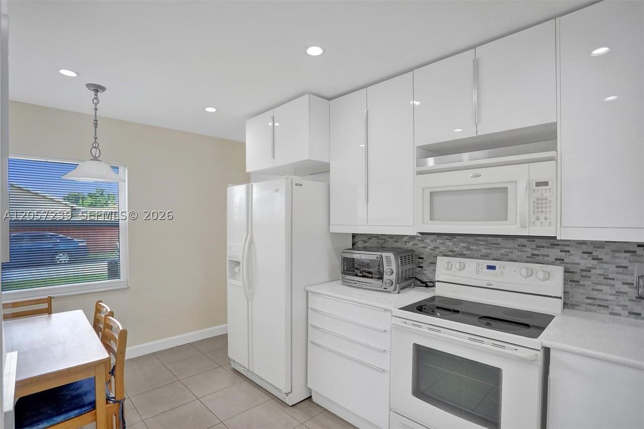 11529 Sw 133rd Ter - Photo 3 of 36