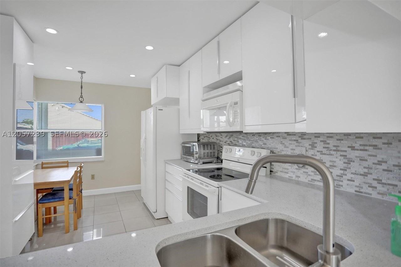 11529 Sw 133rd Ter - Photo 6 of 36