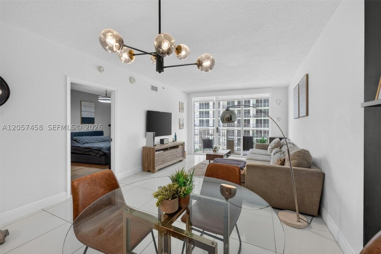1750 N Bayshore Dr #1609 - Photo 7 of 24