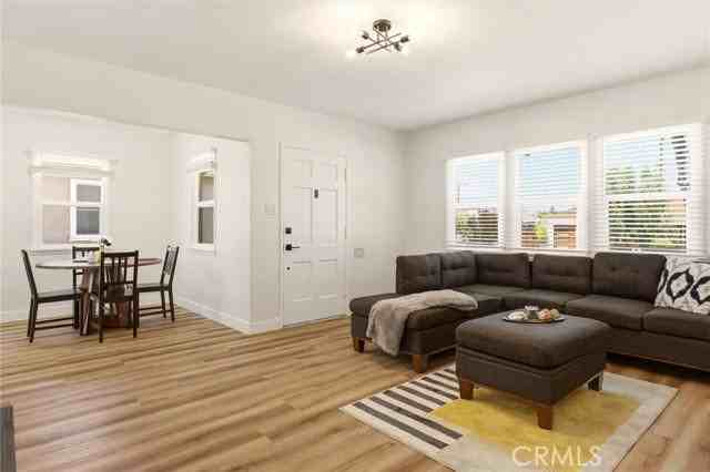 2151 Euclid Ave - Photo 5 of 8
