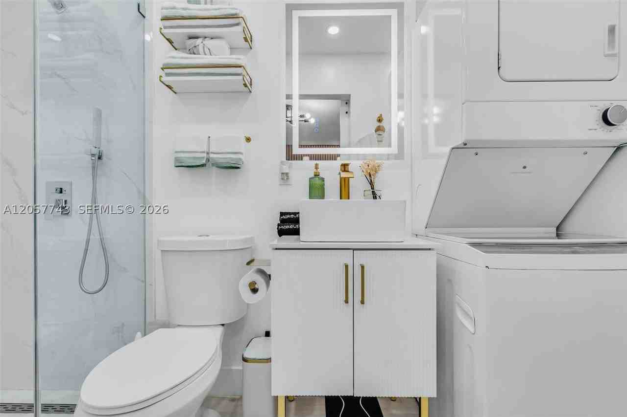 1451 Nw 31st St #1 - Photo 4 of 18