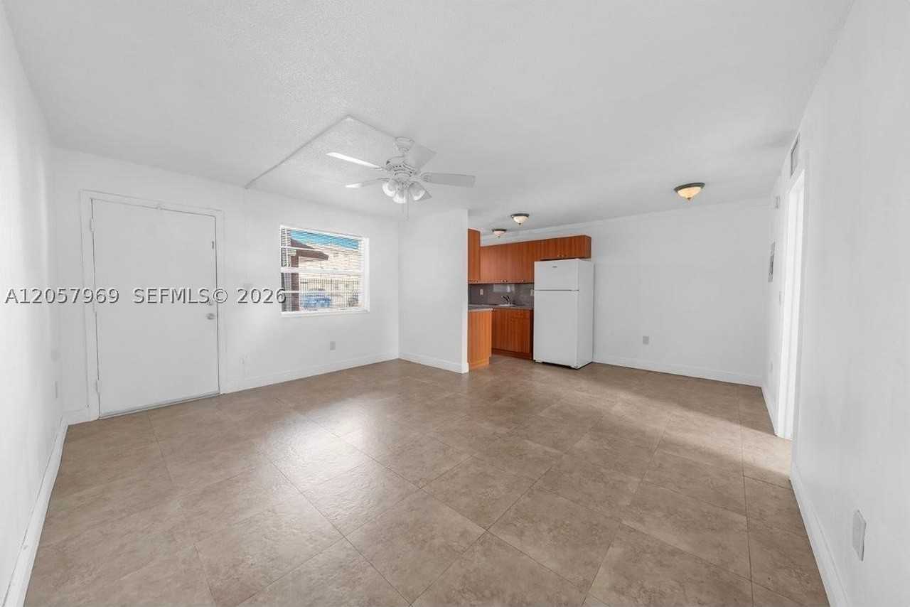 6270 W Flagler St #A13 - Photo 7 of 9