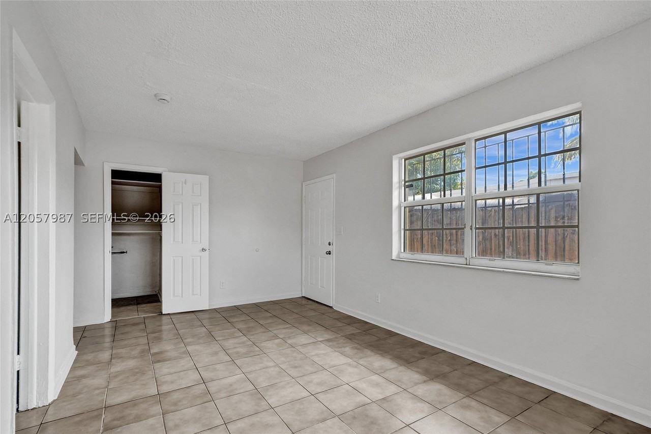 2525 Superior St #4 - Photo 7 of 20