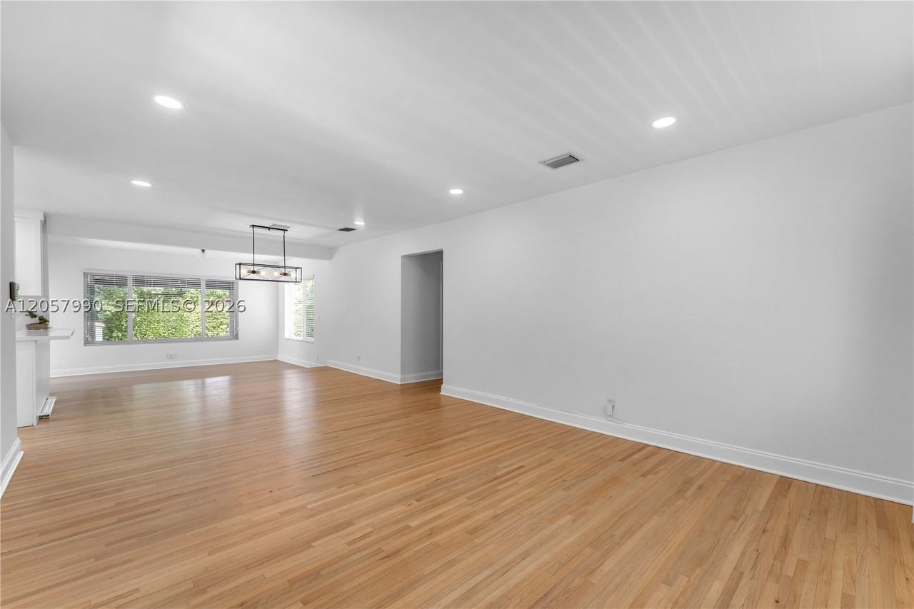 2031 Sw 66th Ave #2031 - Photo 5 of 45
