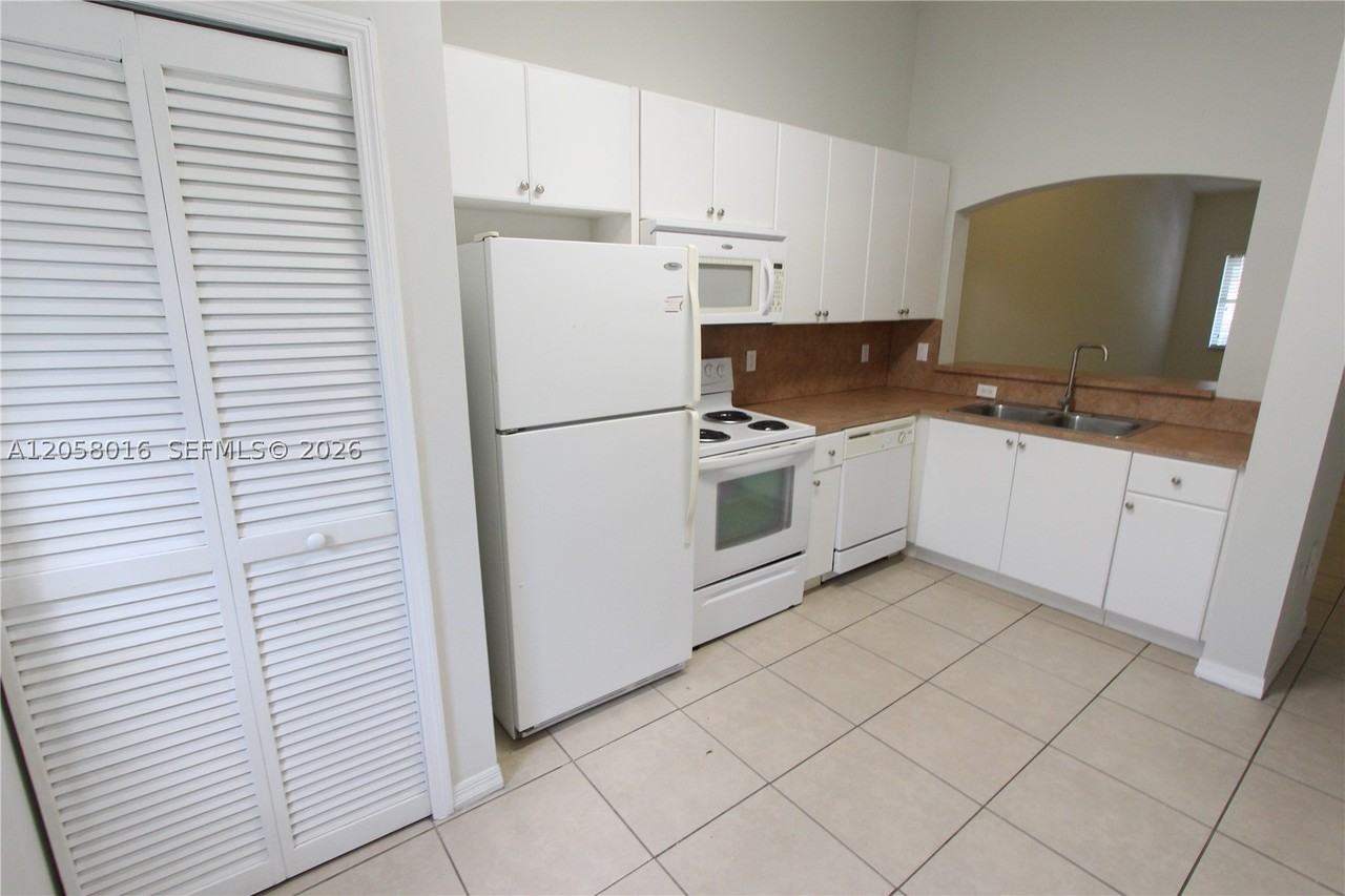22831 Sw 88th Pl #303 - Photo 4 of 19