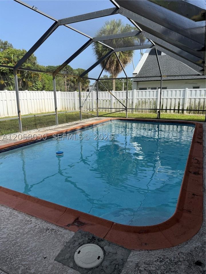 1560 Nw 12th Way - Photo 3 of 22