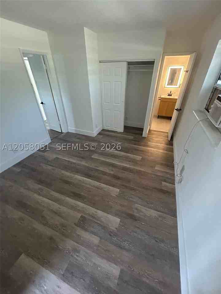 1035 N Andrews Ave #1-6 - Photo 4 of 7