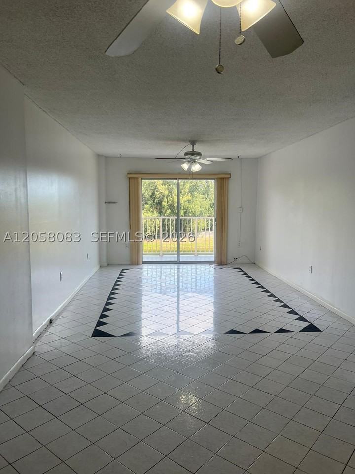 16465 Ne 22nd Ave #419 - Photo 7 of 23