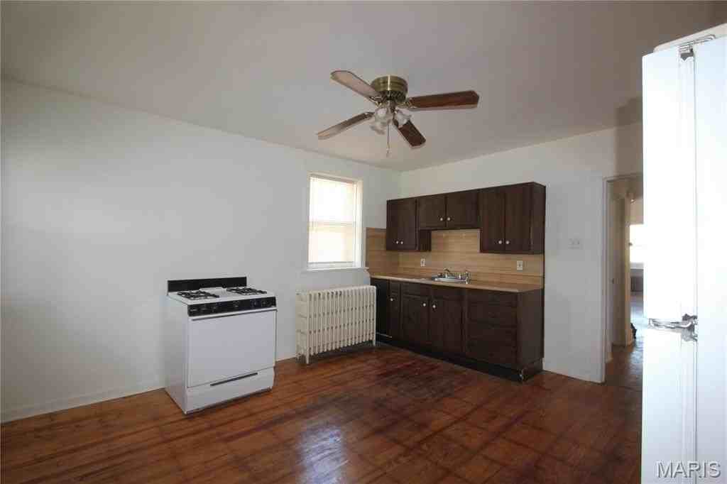 5424 Rhodes Ave #2F - Photo 5 of 11