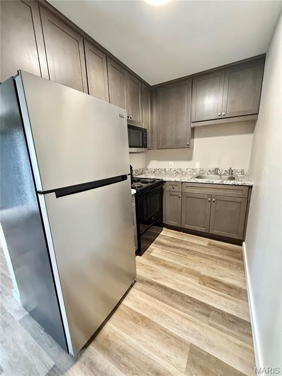 103 E 7th St #1 - Photo 6 of 17