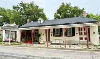 featured image of 301 W Laurel St