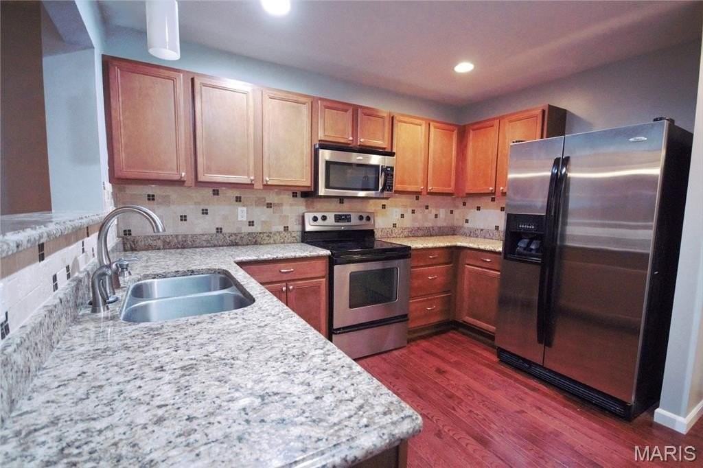 236 Countryshire Dr - Photo 3 of 11