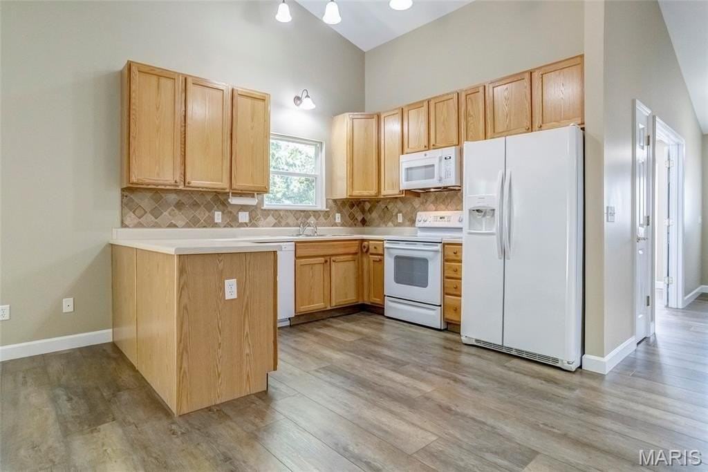 129 Fort Hancock Cir - Photo 6 of 18