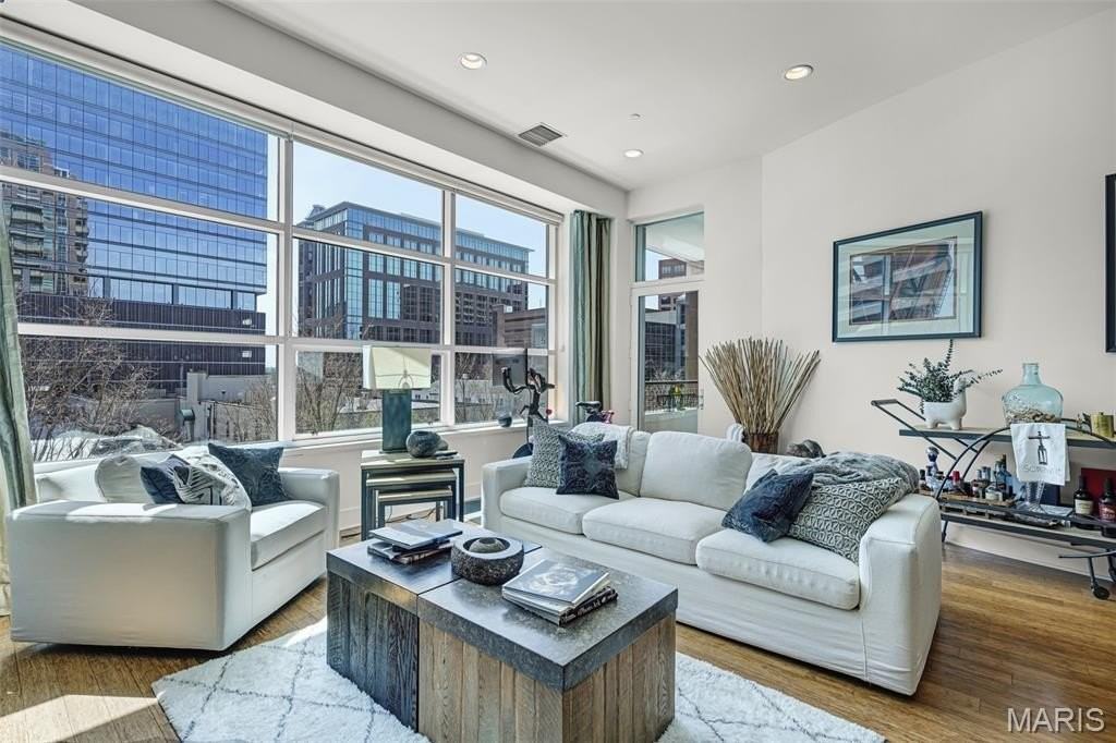 8025 Maryland Ave #2H - Photo 2 of 19