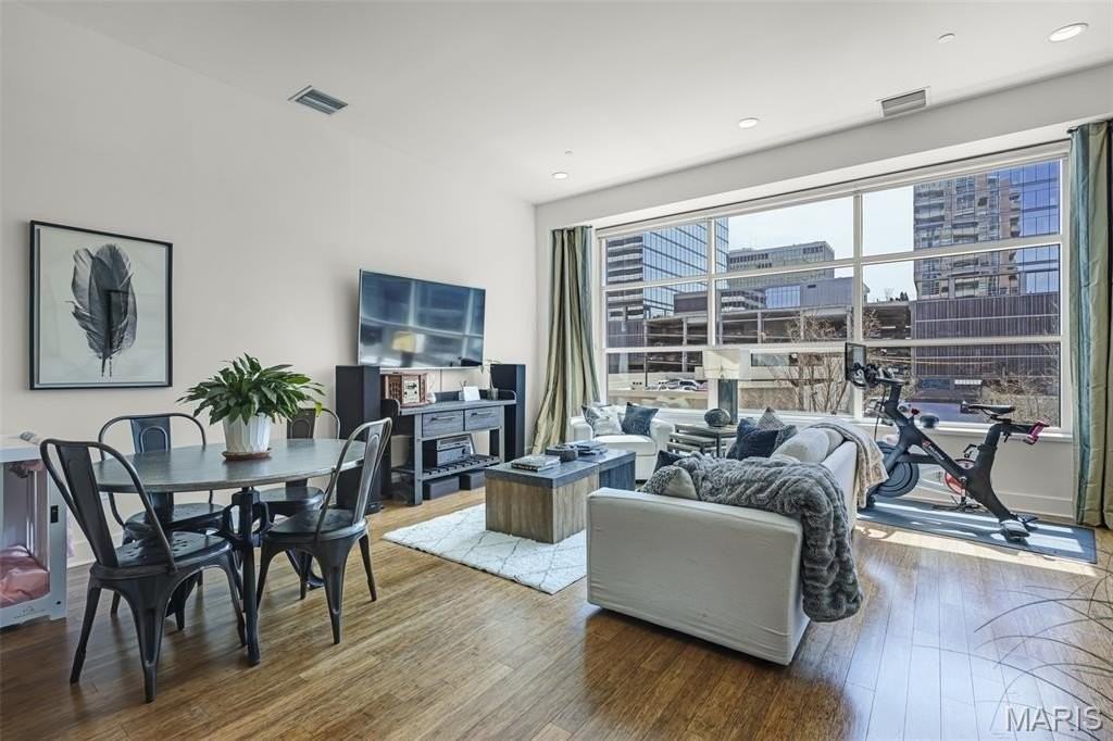 8025 Maryland Ave #2H - Photo 5 of 19
