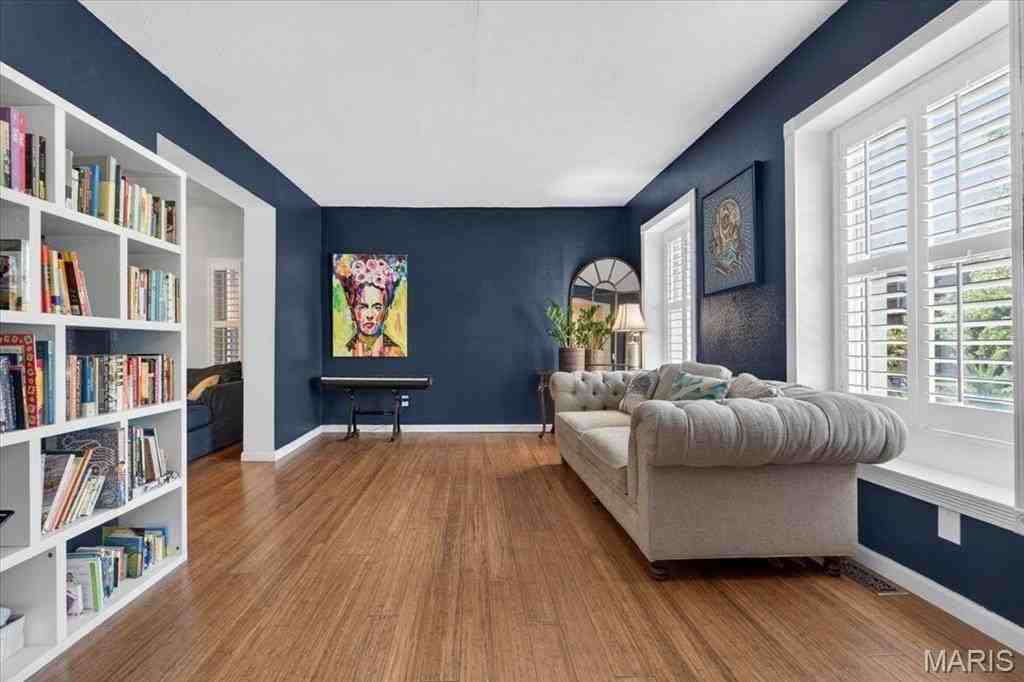 4161 Flad Ave - Photo 5 of 43