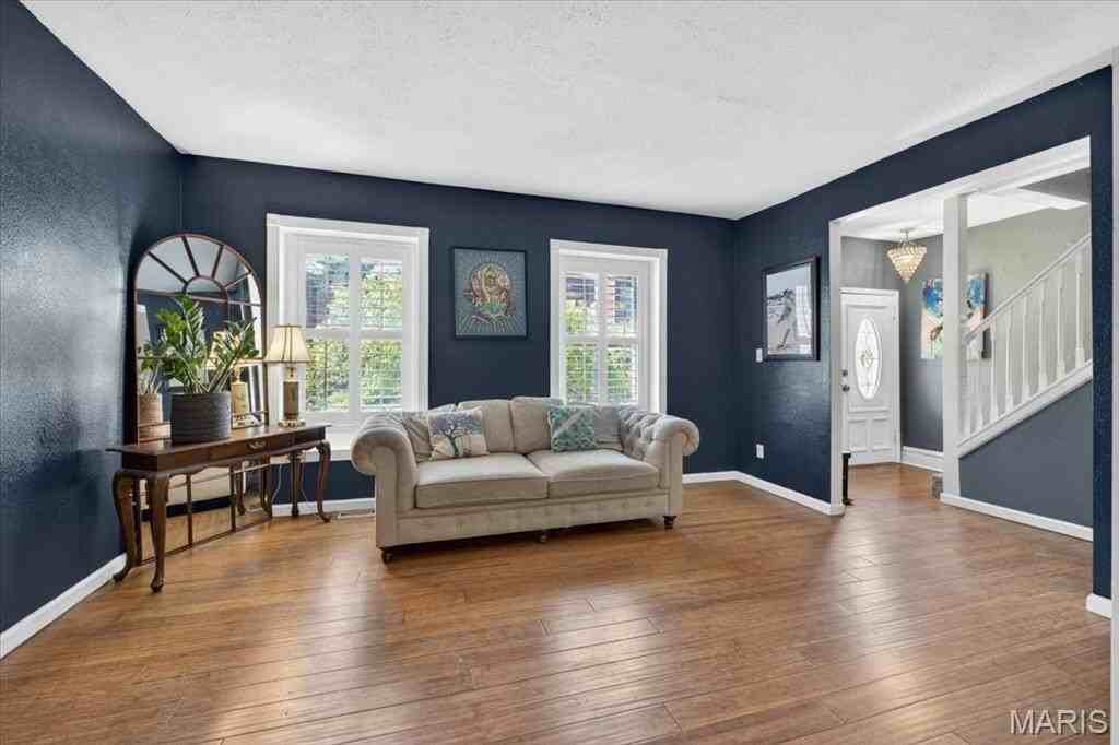4161 Flad Ave - Photo 6 of 43