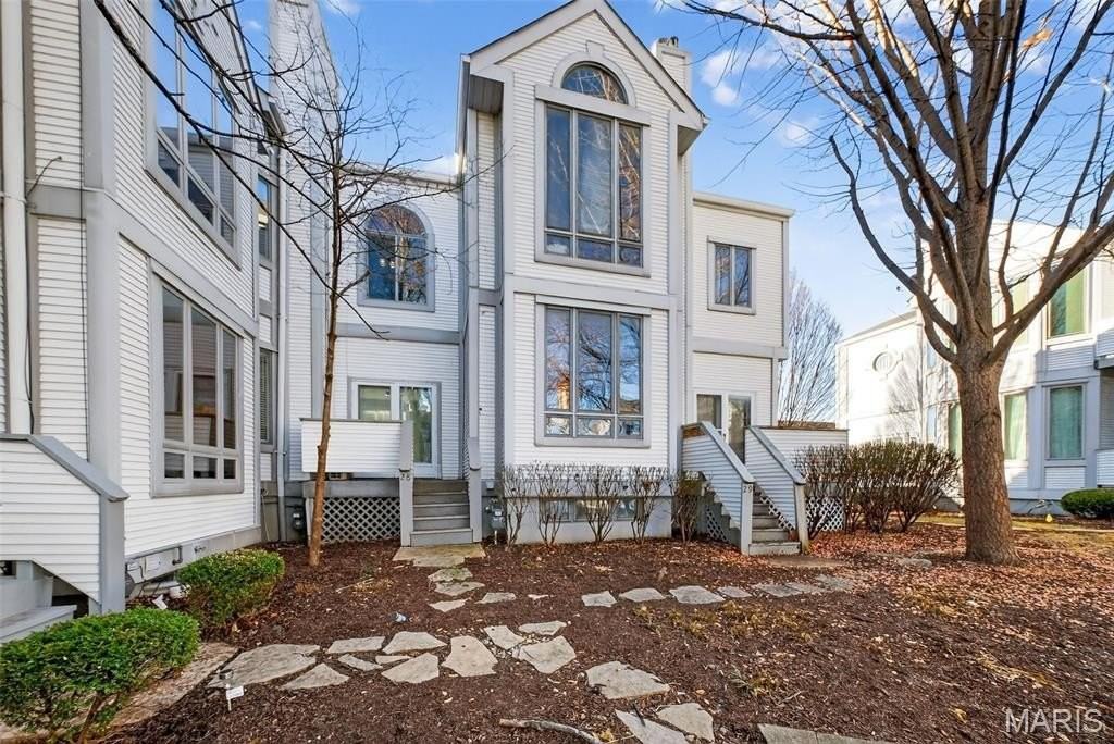 28 Columbus Square Dr - Photo 4 of 30