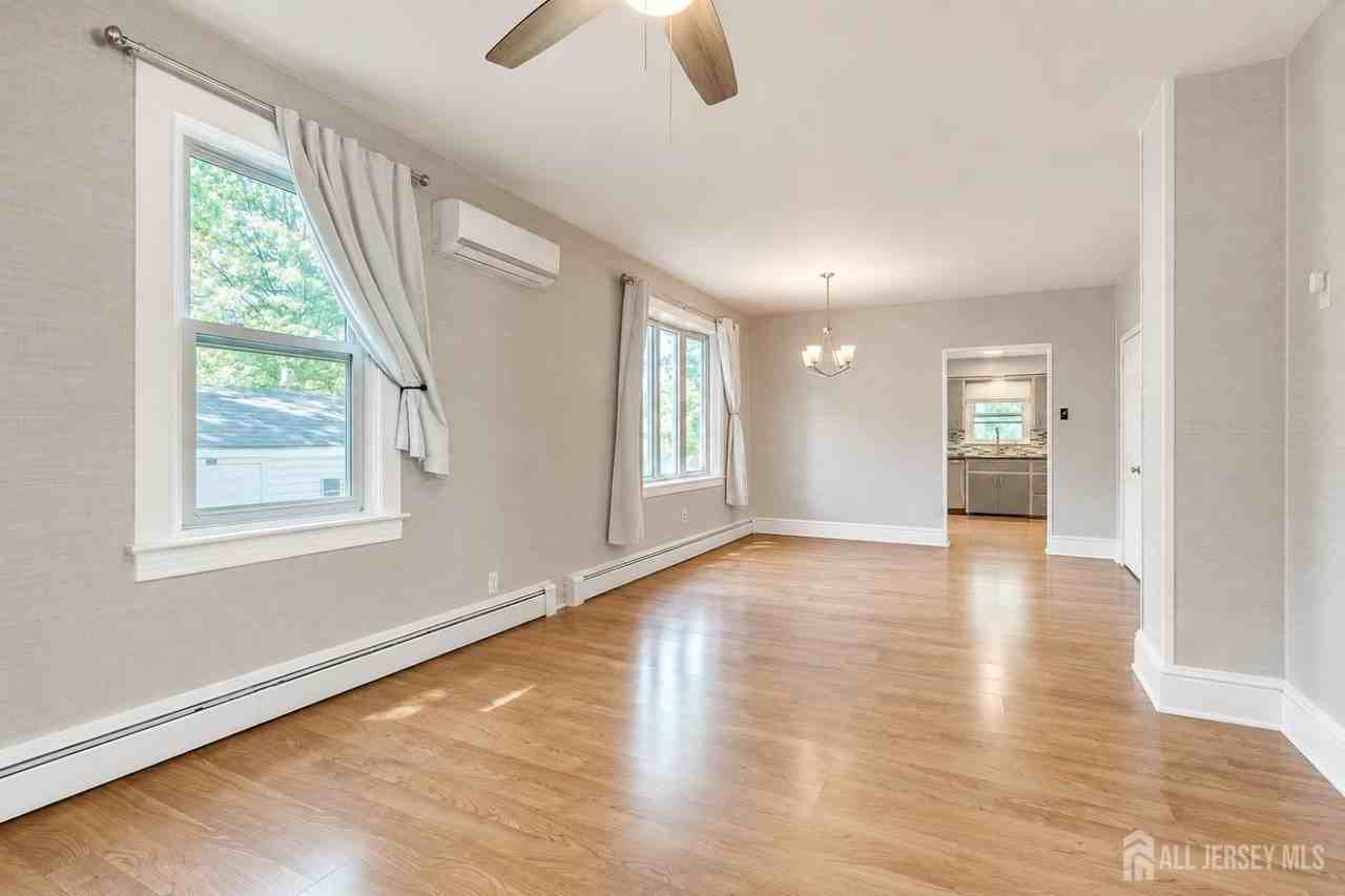 10 Jeff St - Photo 7 of 28