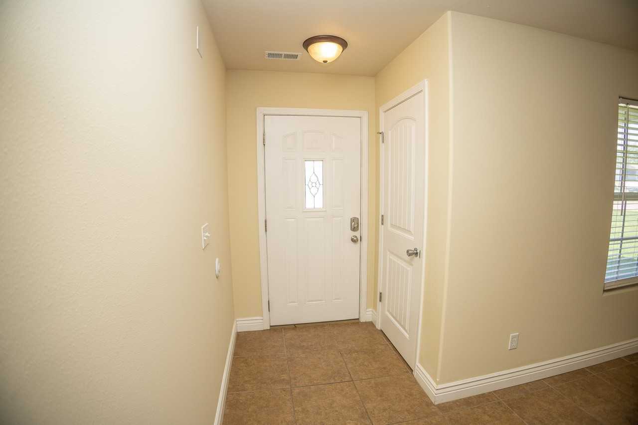 165 Rylee Cir #B - Photo 3 of 20