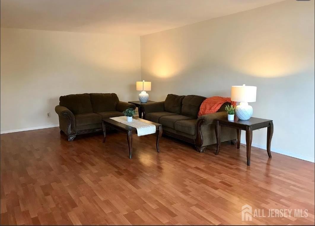 123 S Adelaide Ave #2C - Photo 3 of 9