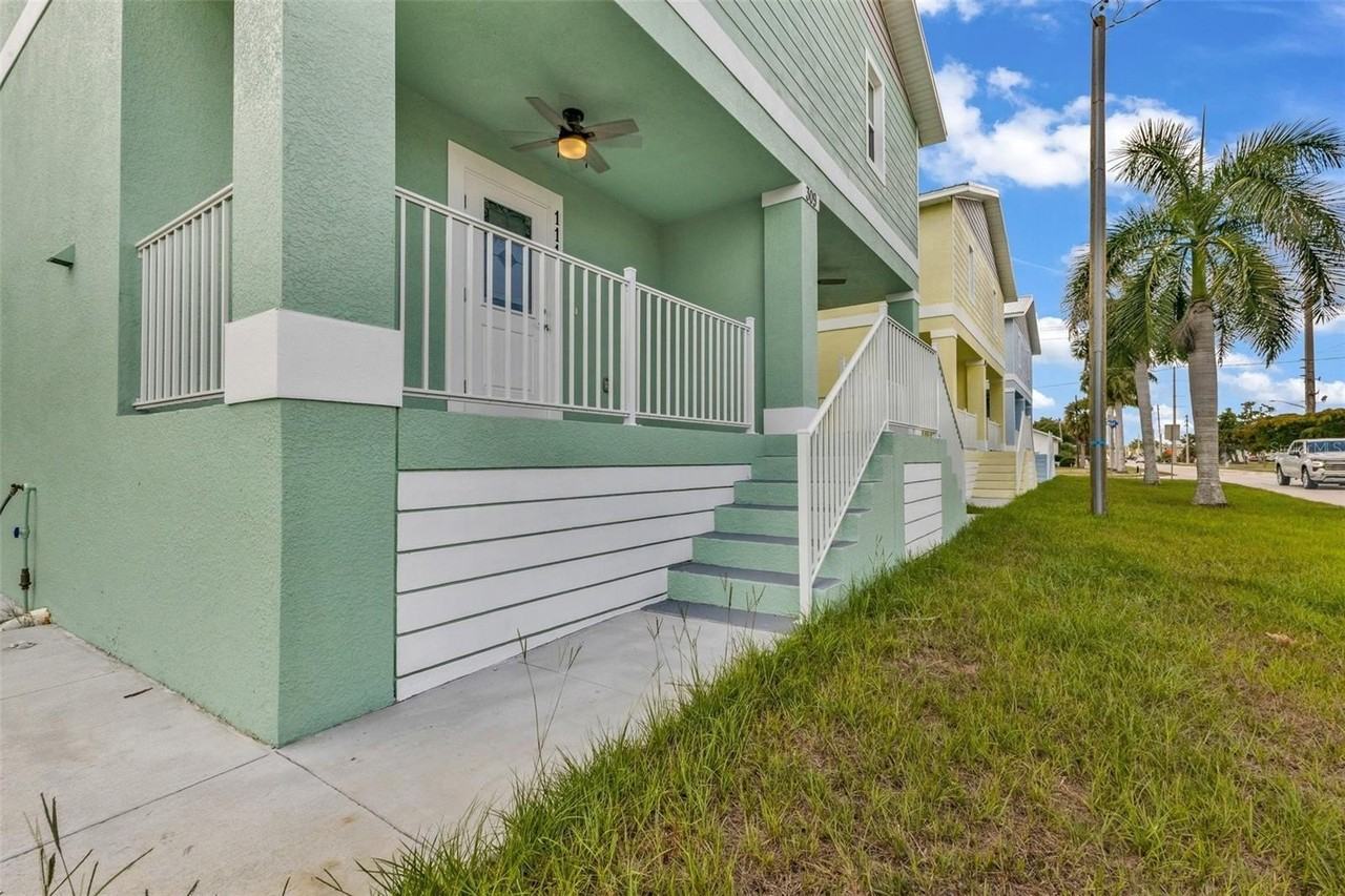 309 E Virginia Ave - Photo 4 of 48