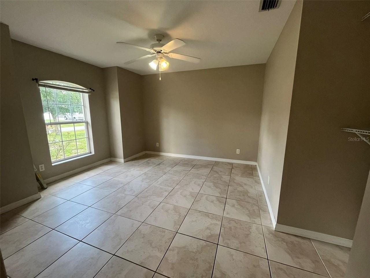 3605 Caballero Ave - Photo 4 of 16