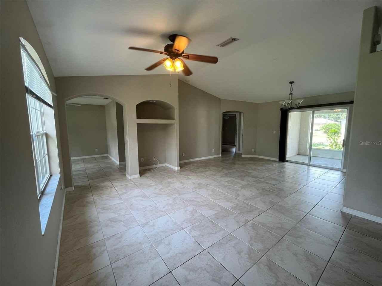 3605 Caballero Ave - Photo 7 of 16